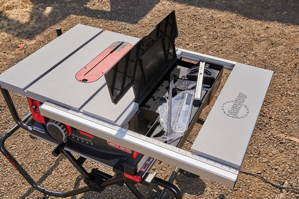 SawStop-jobsitesawpro_lifestyleimage 3-storage-bigger.webp