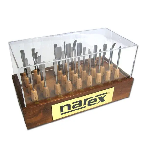 Ensemble d'outils de coupe standard dans une vitrine en bois 31pcs