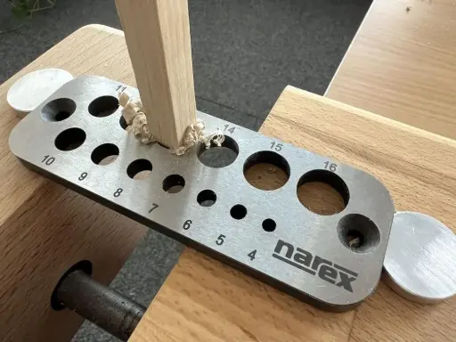 [NAR-872200] Plaque de chevilles (métrique) 125x43x6